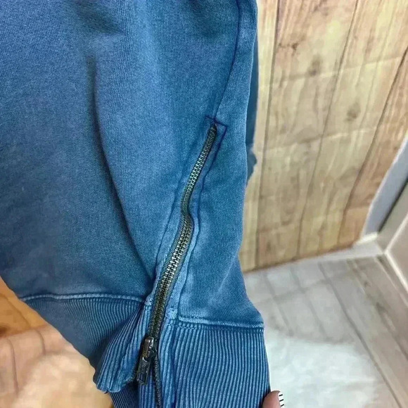 Mel rose and Market Blue Washed Out Side Zippers Sweatshirt Size XS - Picture 2 of 9